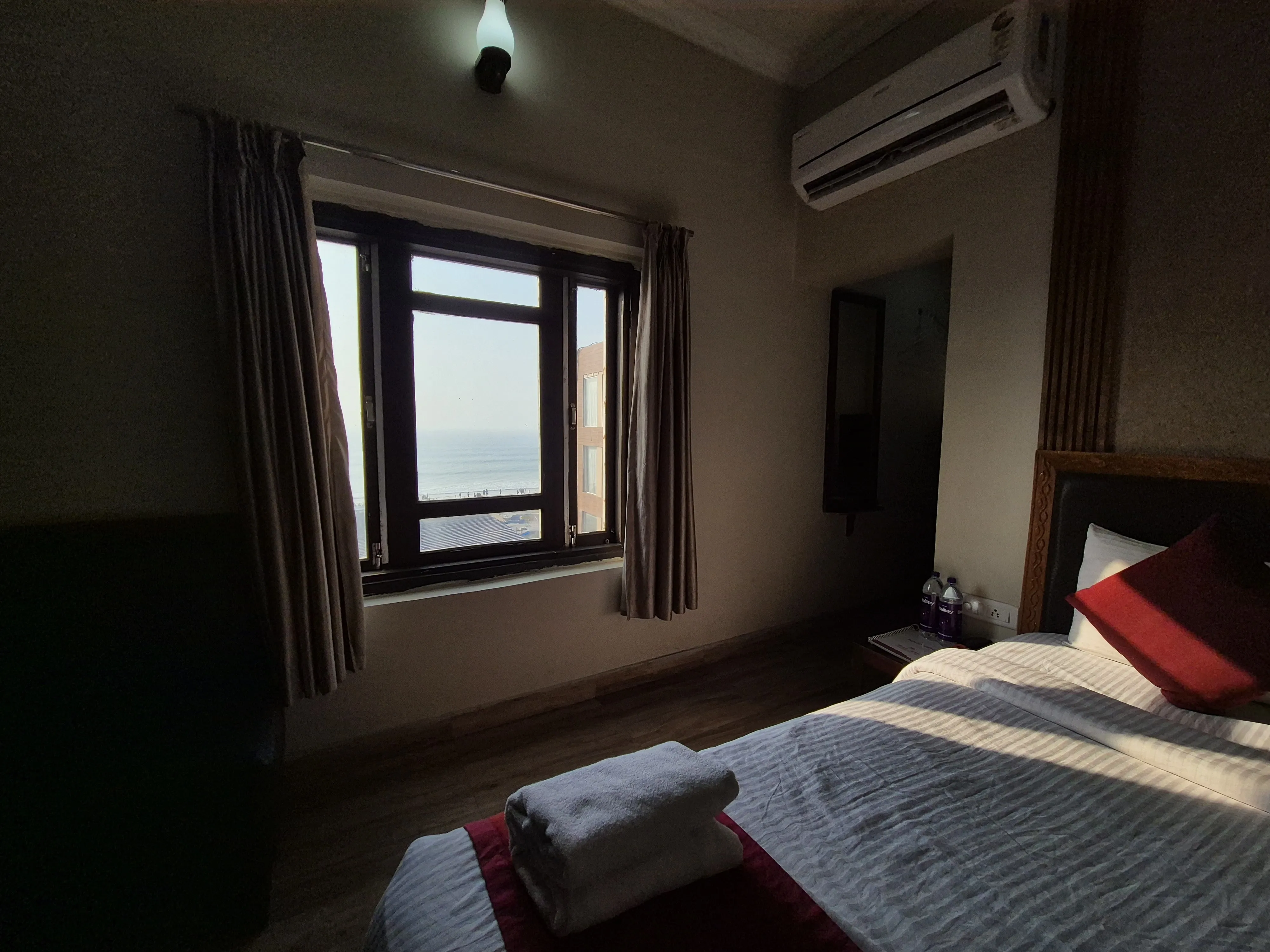 Grand AC Room 7